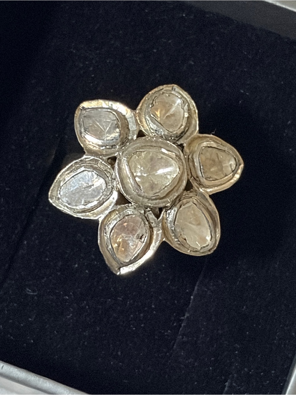 Chakarr Sterling Silver Gold-tone Floral Cluster Ring with 7 Sliced Diamonds